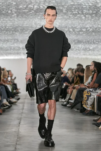 Look 63